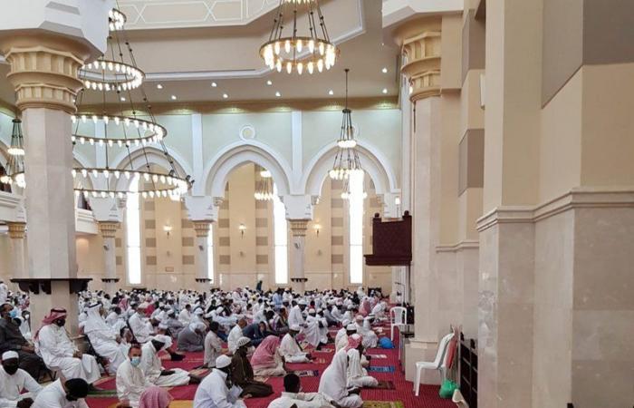 في مكة.. أول صلاة جمعة بعد تعليق 3 أشهر في ظل الالتزام بالتعليمات
