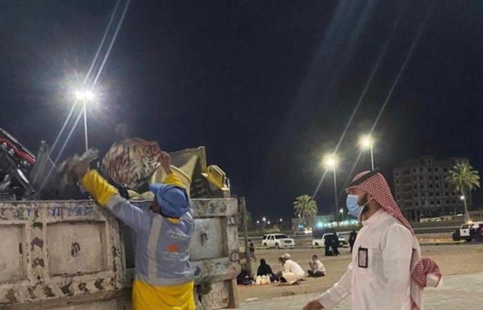"أمانة حائل" تزيل البسطات العشوائية من منتزه "سعود بن عبدالمحسن"