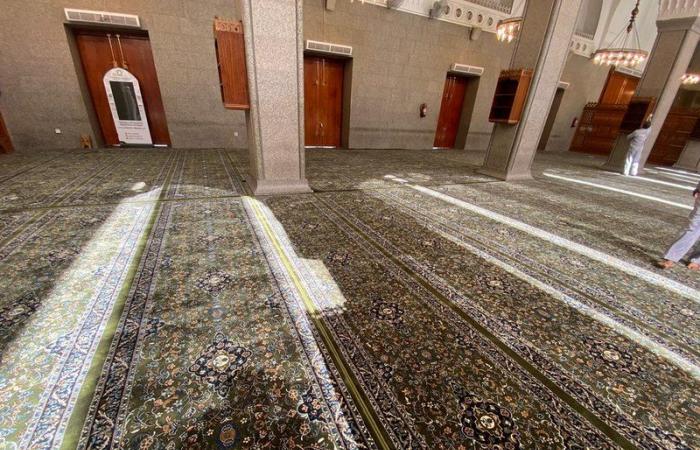 بالصور.. "الشؤون الإسلامية" تجدد فرش مسجد قباء بتكلفة تناهز ٩٠٠ ألف ريال