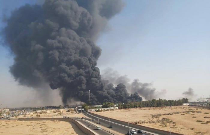 حريق هائل يخلف سُحبًا داكنة في سماء العاصمة المصرية