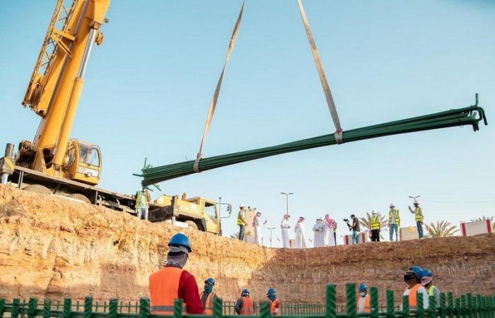 أمين الجوف يقف على أعمال مشروع إنشاء نفق وجسر طريق الملك خالد بسكاكا