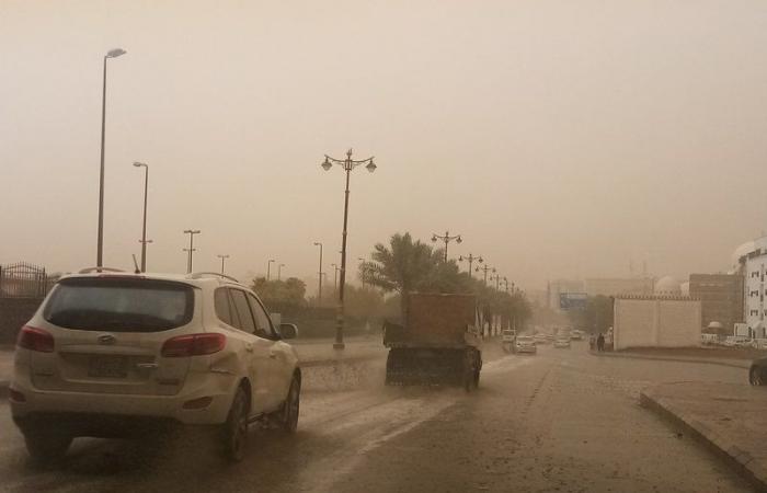 بالفيديو: هطول أمطار على بعض أحياء المدينة المنورة