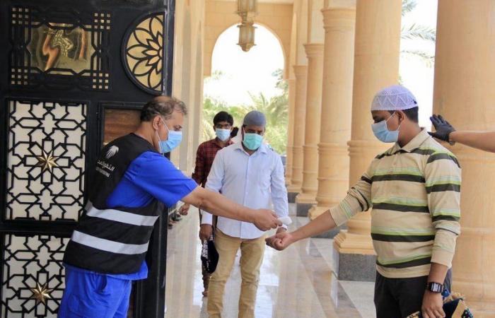 تجمع "الرياض الأول" يكثف جهوده في التوعية وتقديم الخدمات الطبية لمواجهة كورونا