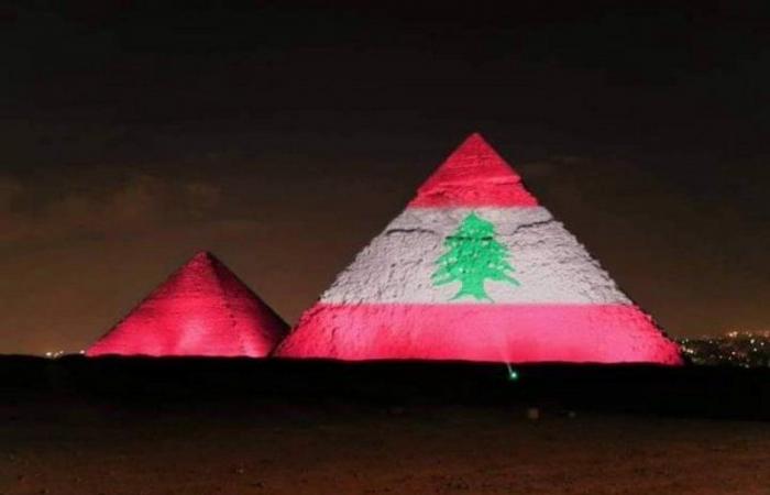 لأجل بيروت.. إضاءة برج خليفة وأهرامات الجيزة بالعلم اللبناني