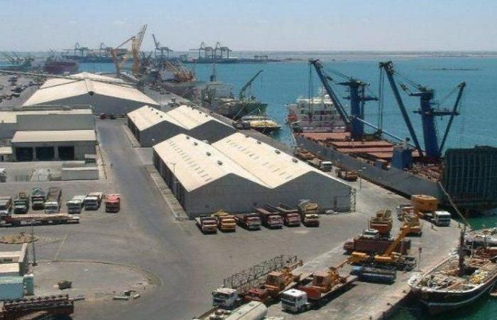 السلطات اليمنية: لا حاويات محملة بنترات أمونيوم بميناء عدن