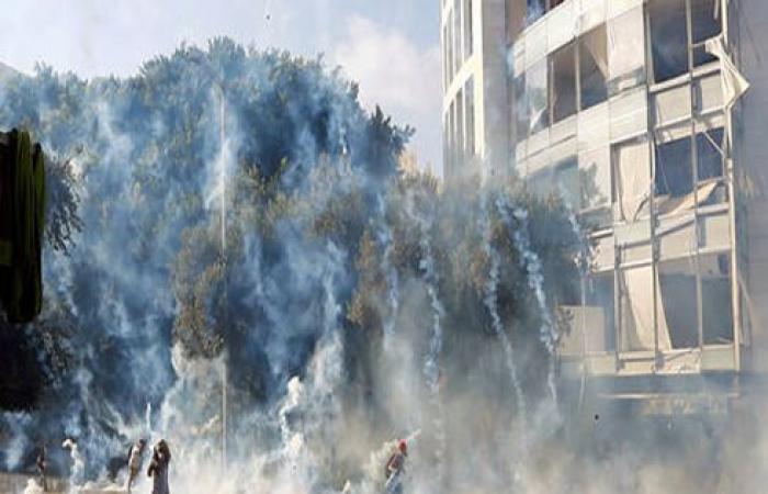 قتيل في صفوف قوات الأمن باشتباكات مع المحتجين وسط بيروت