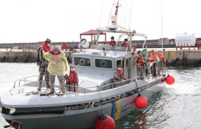 حرس الحدود يخلي بحاراً تركياً على متن سفينة في مياه البحر الأحمر