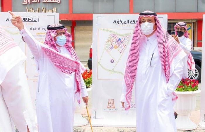 "حسام بن سعود" يطلع على تطوير المنطقة المركزية لمدينة الباحة