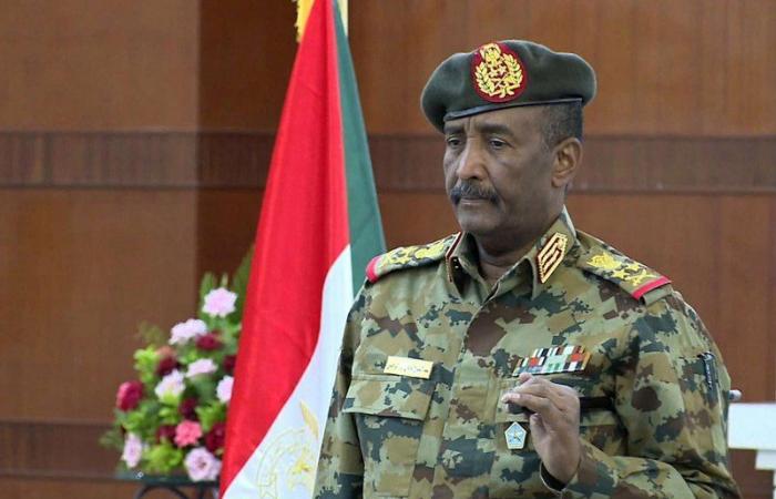 "البرهان": هناك مَن يحاول اختطاف ثورة السودانيين وتفريق صفوف الجيش