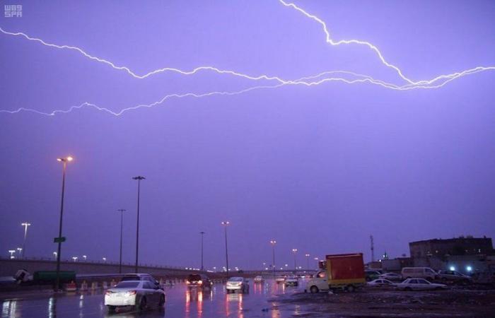 "الأرصاد": أمطار رعدية على عدد من محافظات مكة المكرمة