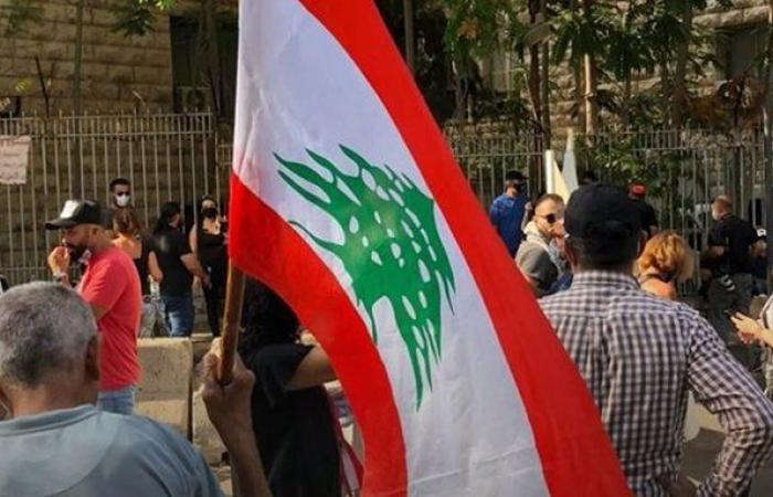 متظاهرون لبنانيون يطالبون بالكشف عن المتسببين في انفجار بيروت