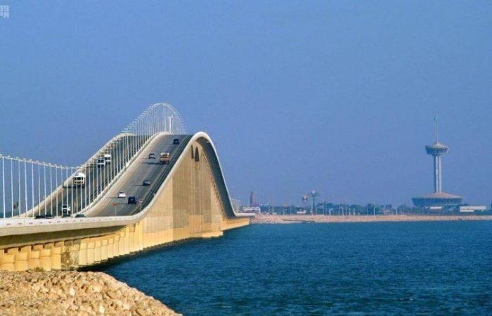 البحرين تعلن إجراءات دخول القادمين عبر جسر الملك فهد بشرط فحص مخبري بـ 60 دينارًا