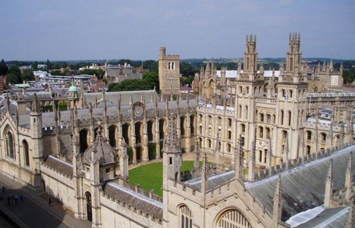 "جامعة أكسفورد": جرعة لقاح كورونا ليست السبب في الآثار الجانبية