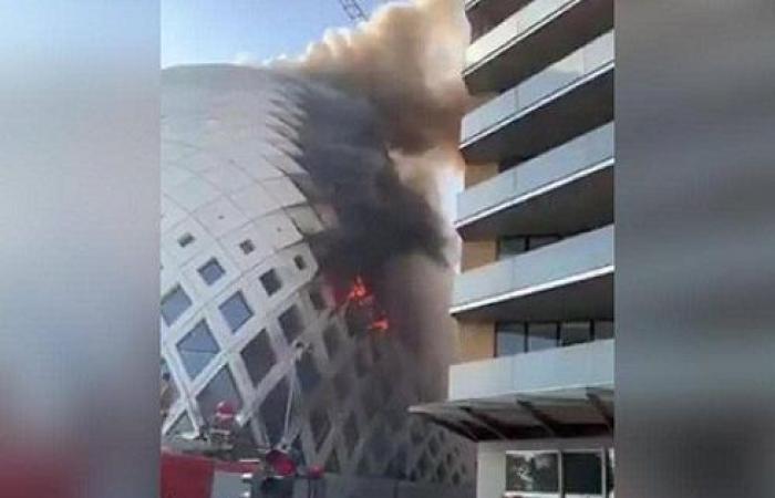 بالفيديو.. اندلاع حريق جديد بالحي التجاري في بيروت