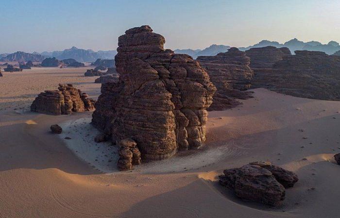 شاهد بالصور "جبال حسمى الرملية".. جمال مكنون في سِجل التاريخ السعودي
