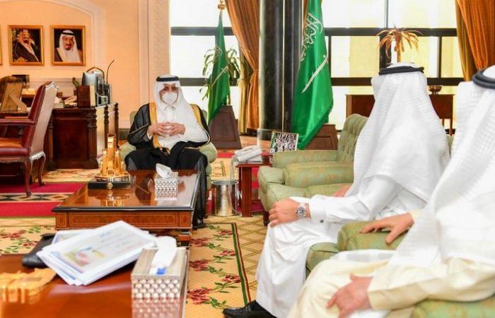 أمير تبوك يؤكد متانة الاقتصاد السعودي ودعم القيادة للقطاع الخاص