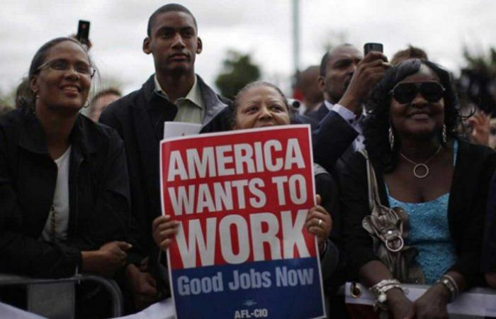 837 ألف أمريكي يفقدون وظائفهم في أسبوع
