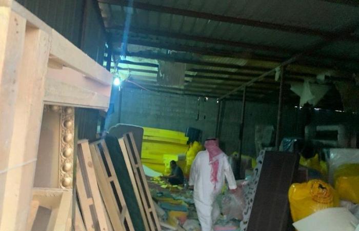 بلدية مليساء جدة تُغلق 3 أحواش مخالفة لإعادة تدوير الأسفنج