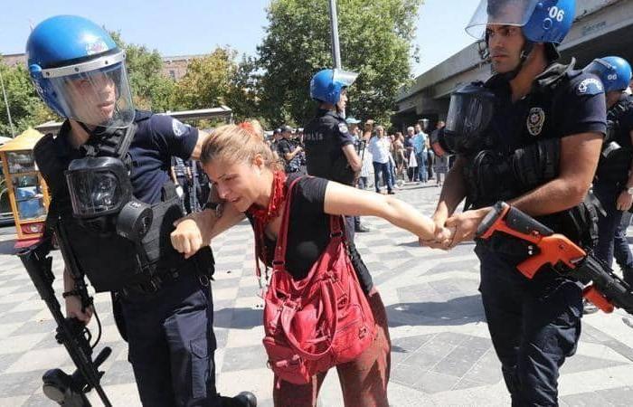 المفوضية الأوروبية تنتقد سجل تركيا في سيادة القانون والحريات ومكافحة الفساد