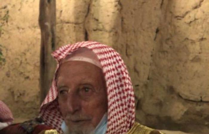 أبو صالح "آخر من وُلد بالقرية الأثرية بعسير".. تزوج 7 نساء ويقول: "الخير الآن واجد والناس تغيرت"