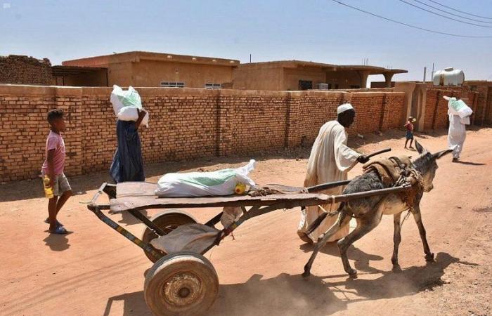 "إغاثي الملك سلمان" يواصل توزيع المساعدات في السودان
