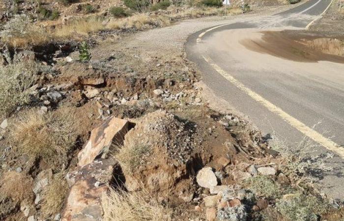 إعادة فتح الطرق المتضررة من الأمطار والسيول بمركز خاط