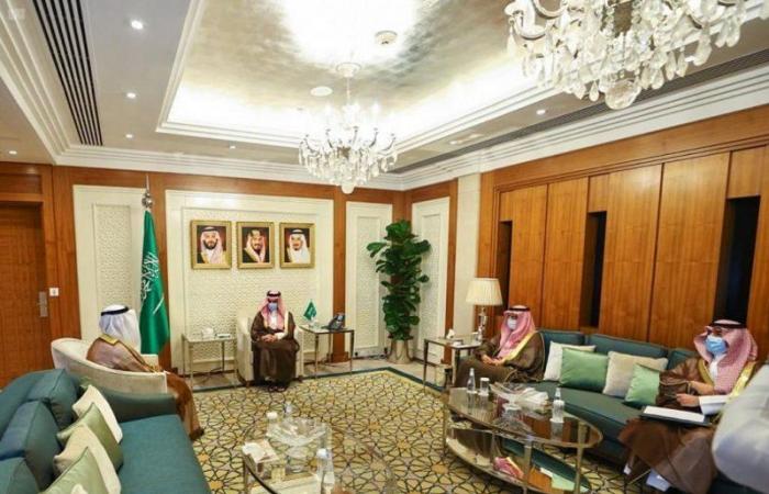 "ابن فرحان" يستقبل أمين عام مجلس التعاون الخليجي ويبحثان تعزيز العمل الخليجي