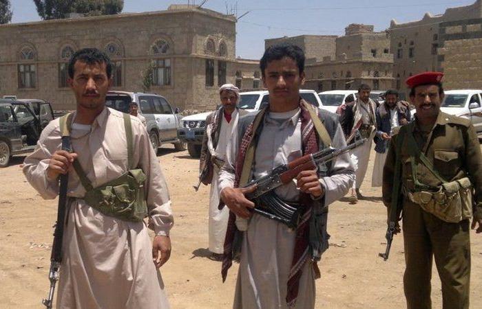 "الحوثي" يدفن جثثًا "مجهولة".. والحكومة اليمنية: لا نستبعد أن تكون لمختطفين مدنيين