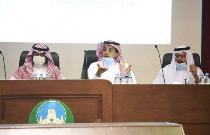 "أمانة الرياض" تكرم موظفيها المتقاعدين وتعّرفهم بـ"الآلية المتبعة لإنهاء إجراءات التقاعد"