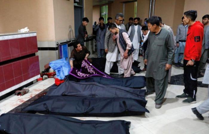 يوم دامٍ في أفغانستان.. مقتل 18 وإصابة 57 في هجوم على مركز تعليمي
