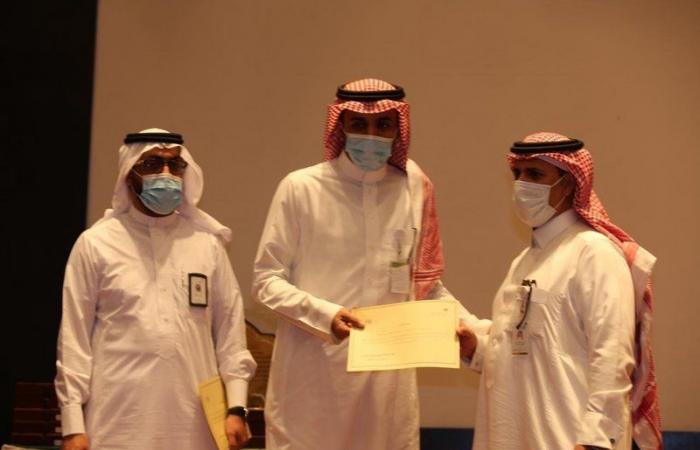 "الحربي" يكرم مفتشي ومفتشات "عمل الرياض" لجهودهم في الحملات التفتيشية