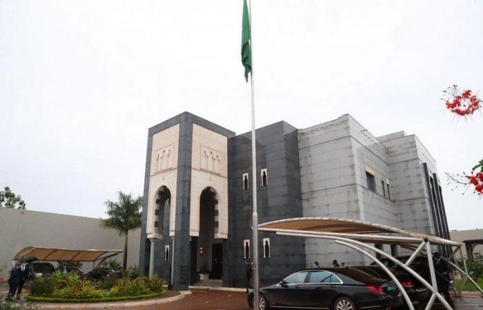 وزير الخارجية يفتتح مبنى سفارة المملكة لدى الكاميرون
