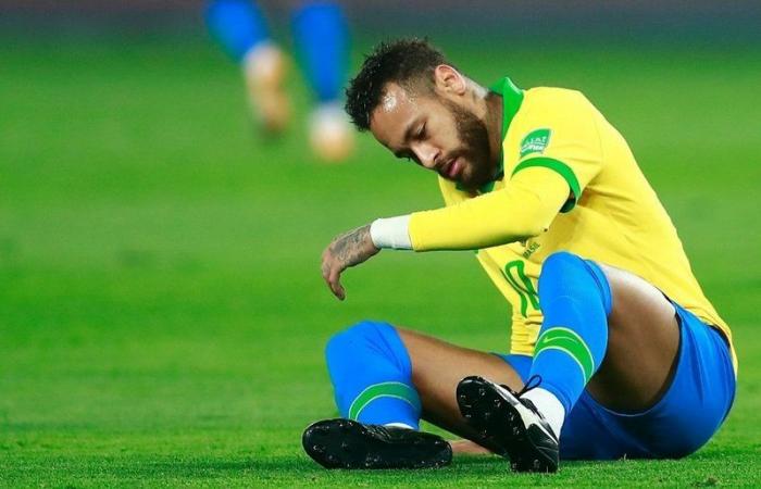 الطاقم الطبي أصدر قراره.. رحيل "نيمار" عن المنتخب البرازيلي
