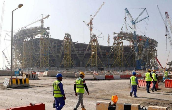 يعيشون واقعًا قاسيًا.. "العفو الدولية" تطالب قطر بتنفيذ إصلاحات حماية العمال الأجانب