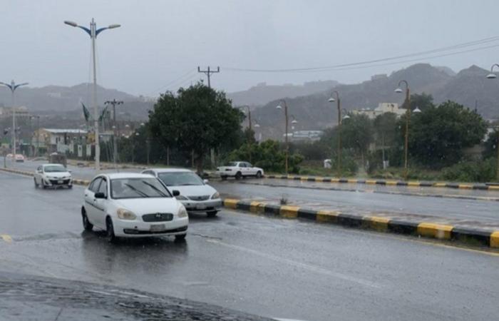 أمطار غزيرة على جازان.. و"المدني" يطلق تحذيرات: لا تجازفوا