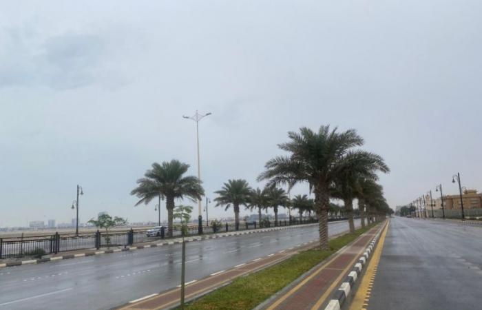 هطول أمطار خفيفة إلى متوسطة على محافظة الجبيل