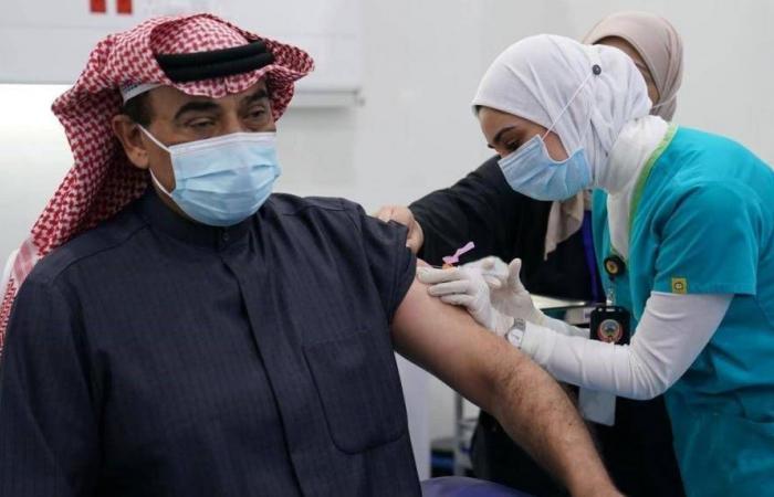 الكويت تبدأ التطعيم والسلالة الجديدة تدخل ألمانيا