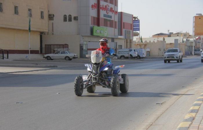 بالصور: في "وادي الدواسر".. حراك وجذب سياحي لمتابعة "رالي داكار" السعودية