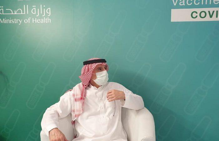 "الجبير" و"السيف" وسفير الأردن بعد تلقيهم لقاح كورونا: أداء مميز للكادر الصحي السعودي في مركز اللقاحات