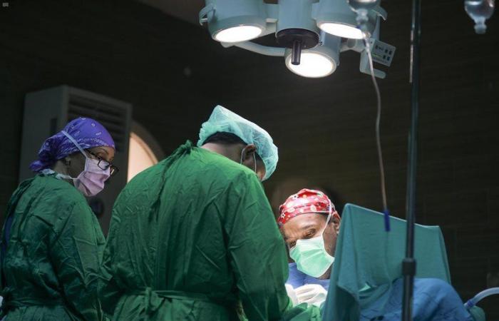 جهود إنسانية تتواصل.. "سلمان للإغاثة" يجري 15 عملية جراحية للأطفال في المكلا