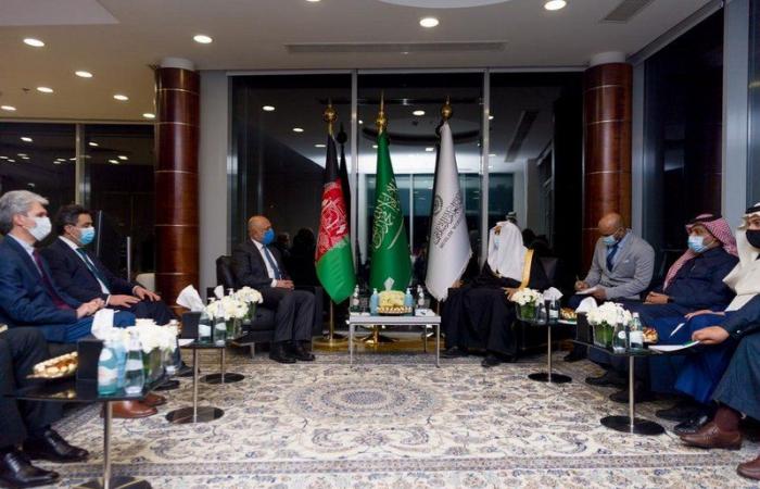 "العيسى" يستعرض مع وزير خارجية أفغانستان سُبل التعاون الثنائي