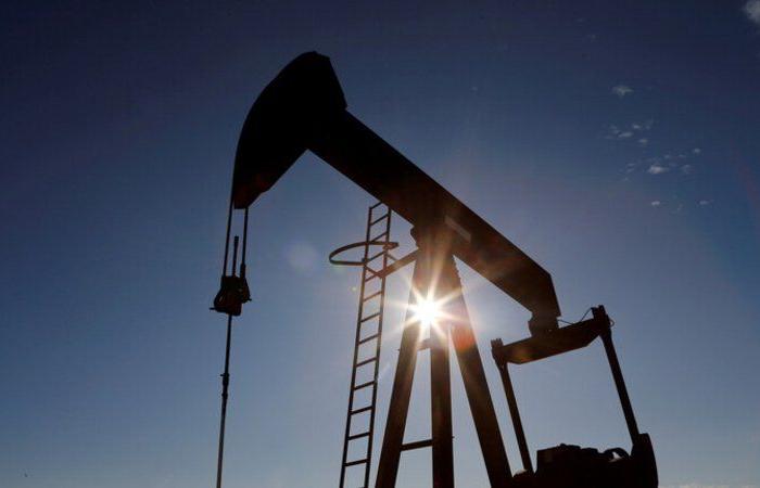 ارتفاع أسعار النفط متأثرة بتوقعات التحفيز الأمريكي وشح المعروض
