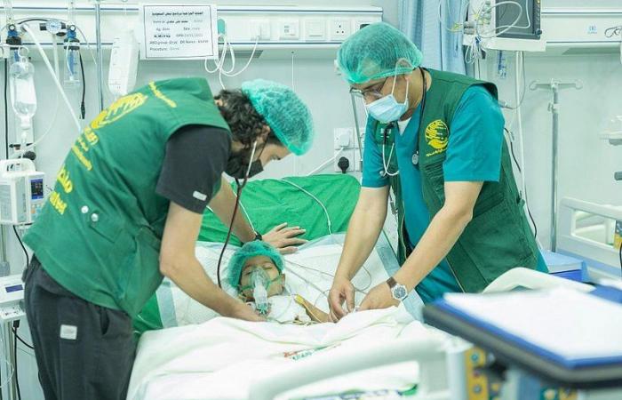 مركز الملك سلمان للإغاثة يجري 6 عمليات جراحية للأطفال بالمكلا