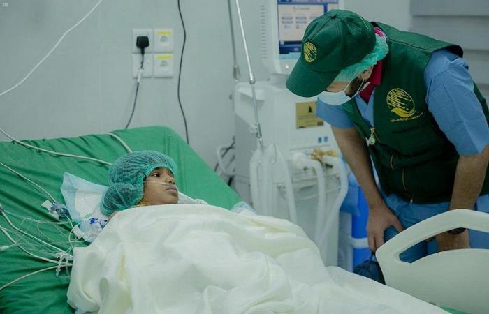 مركز الملك سلمان للإغاثة يجري 6 عمليات جراحية للأطفال بالمكلا