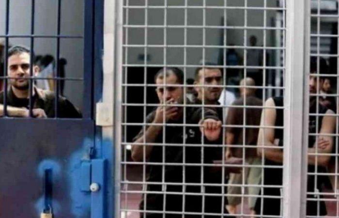 السلطة الفلسطينية تطالب بحماية الأسرى بعد إصابة 300 منهم بـ"كورونا"