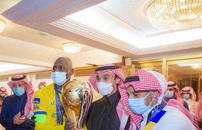 وزير الرياضة يهنئ النصر بكأس السوبر.. متمنيًا حظًّا أوفر للهلال