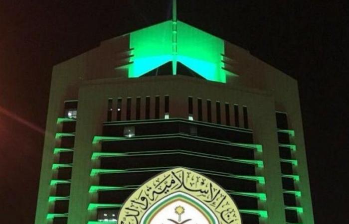 "الشؤون الإسلامية" تغلق اليوم 8 مساجد بمناطق المملكة بعد ثبوت 10 حالات كورونا بين صفوف المصلين