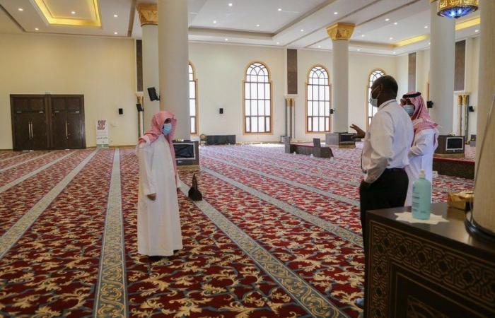 شاهد.. مدير "الشؤون الإسلامية" بالرياض يتابع تنفيذ البروتوكولات بالمساجد