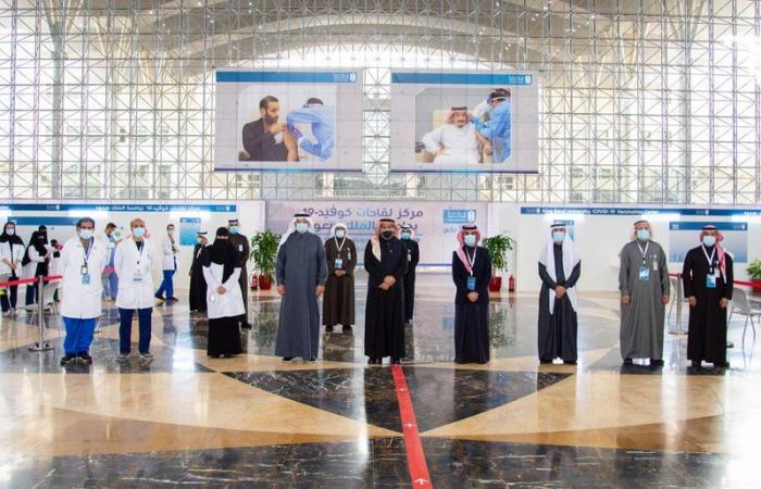 بالصور.. "السديري" يقف على جاهزية مركز لقاحات كورونا بجامعة الملك سعود