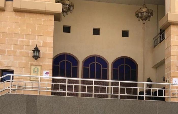 إغلاق 12 مسجداً مؤقتاً بـ 6 مناطق بعد ثبوت 12 حالة كورونا بين صفوف المصلين